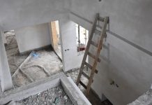 חיפוי וריצוף לבריכות שחייה: המדריך המלא