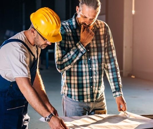 השקעה בטוחה לגגות שלכם: פינוי גגות אסבסט ובנייה בטוחה