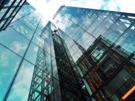 פתרונות זכוכית מתקדמים לבית ולעסק